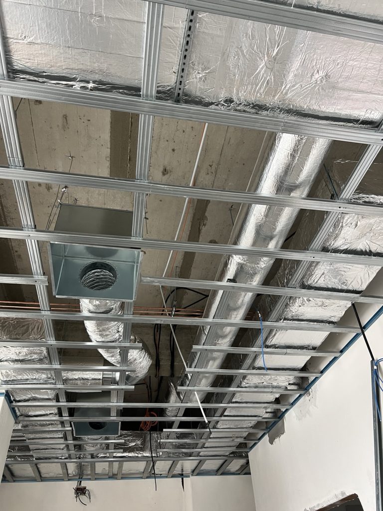 spital-hardmed-plafon-tehnic-hvac-in-executie